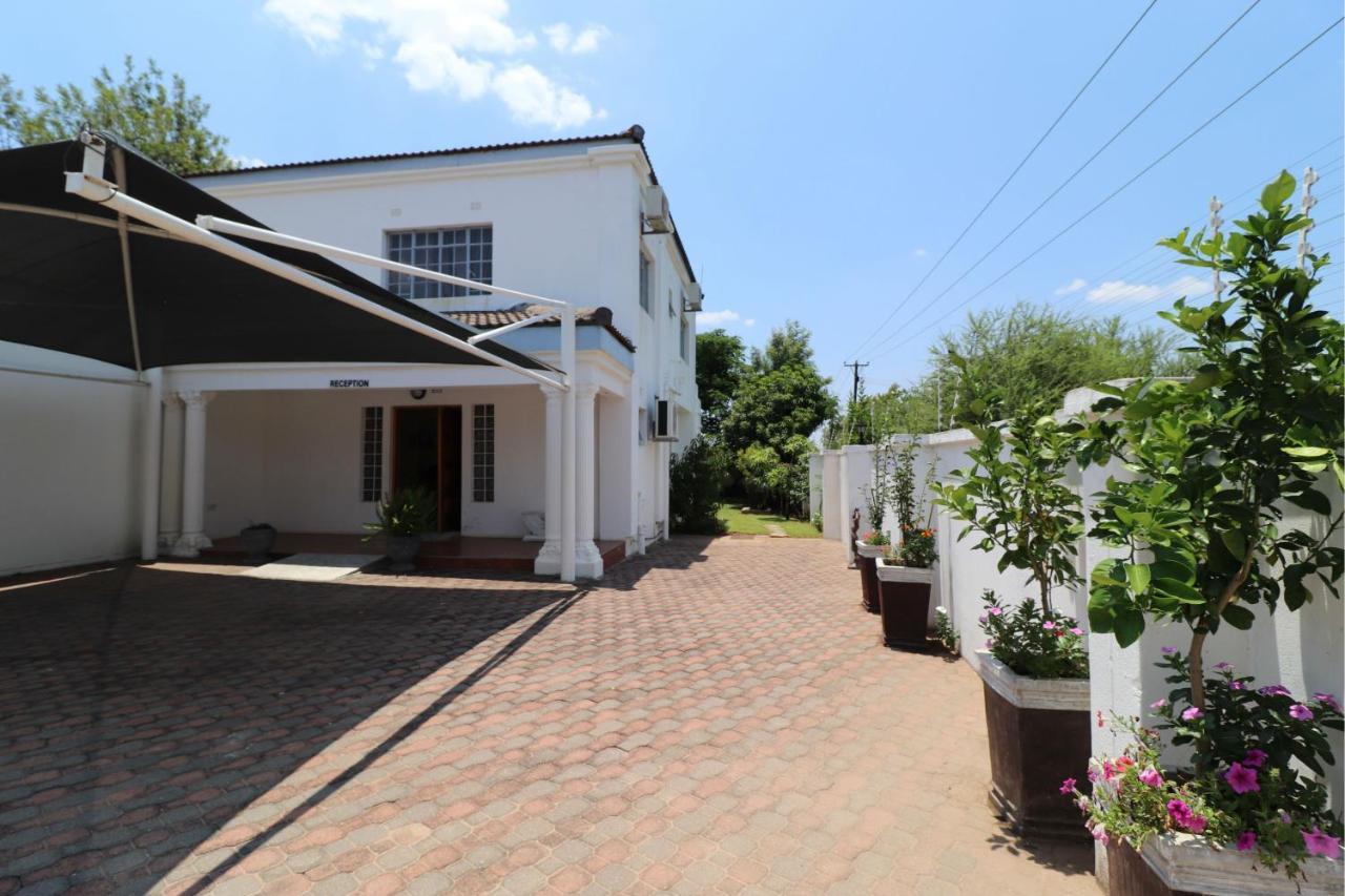 Sentosa Guest House Francistown Exterior photo