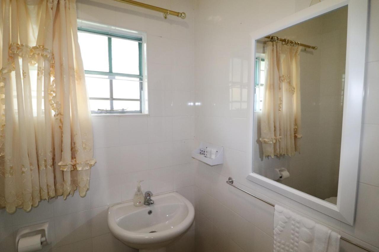 Sentosa Guest House Francistown Room photo