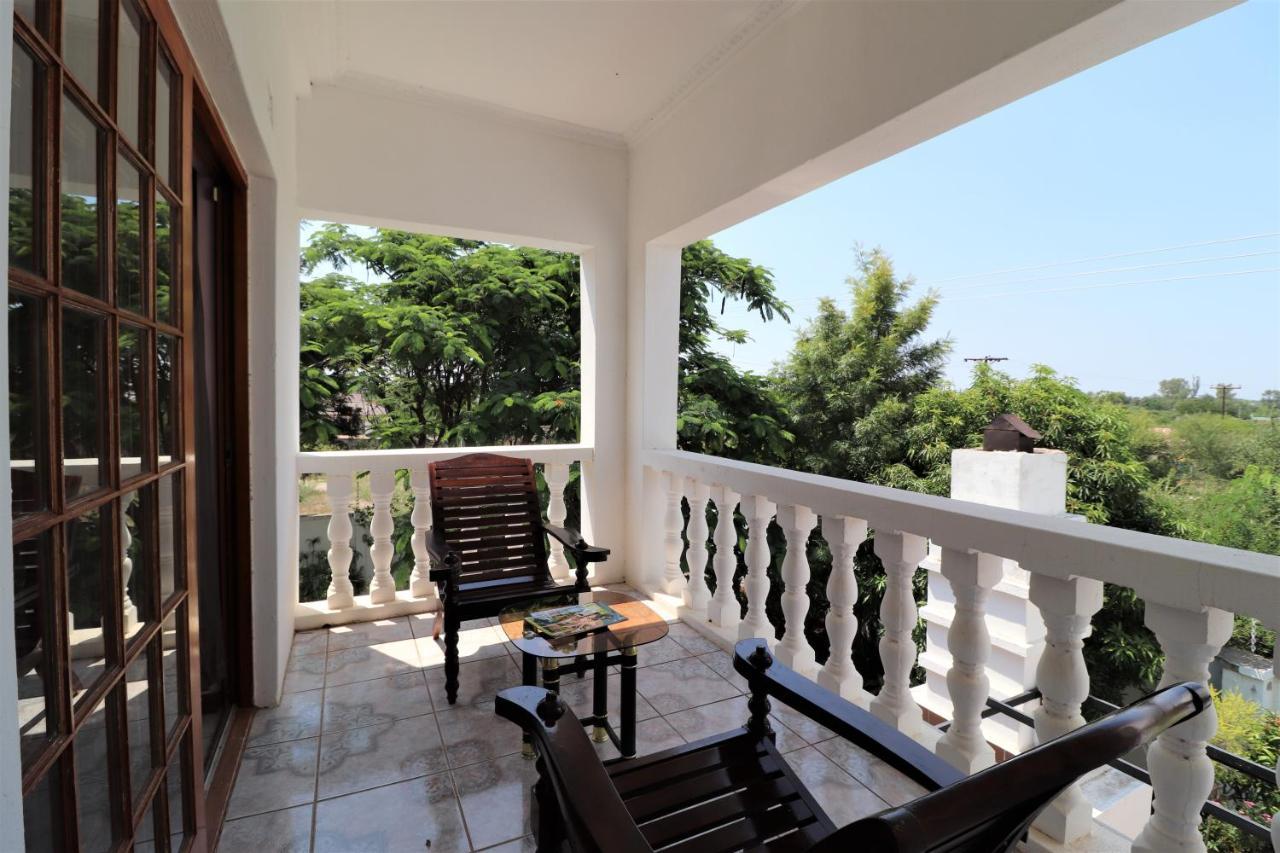 Sentosa Guest House Francistown Exterior photo