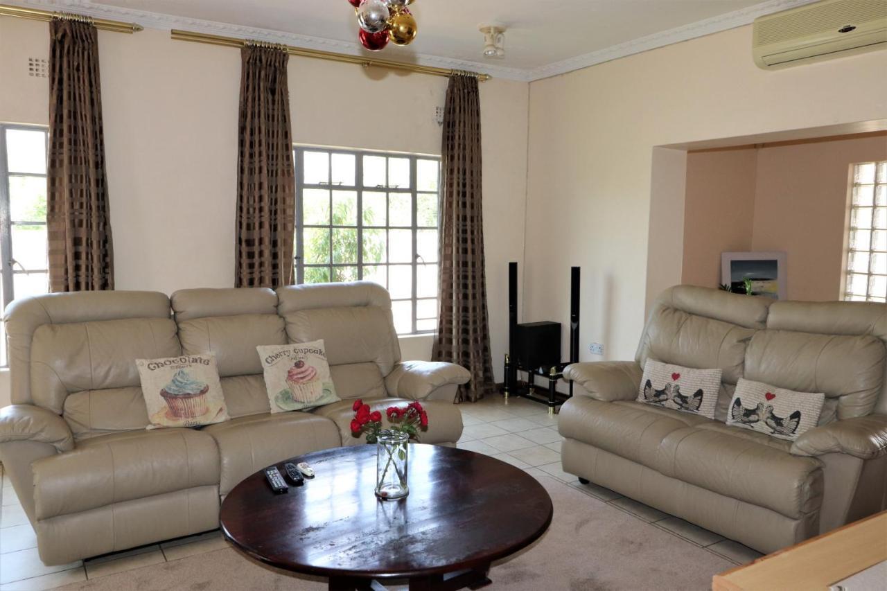 Sentosa Guest House Francistown Exterior photo