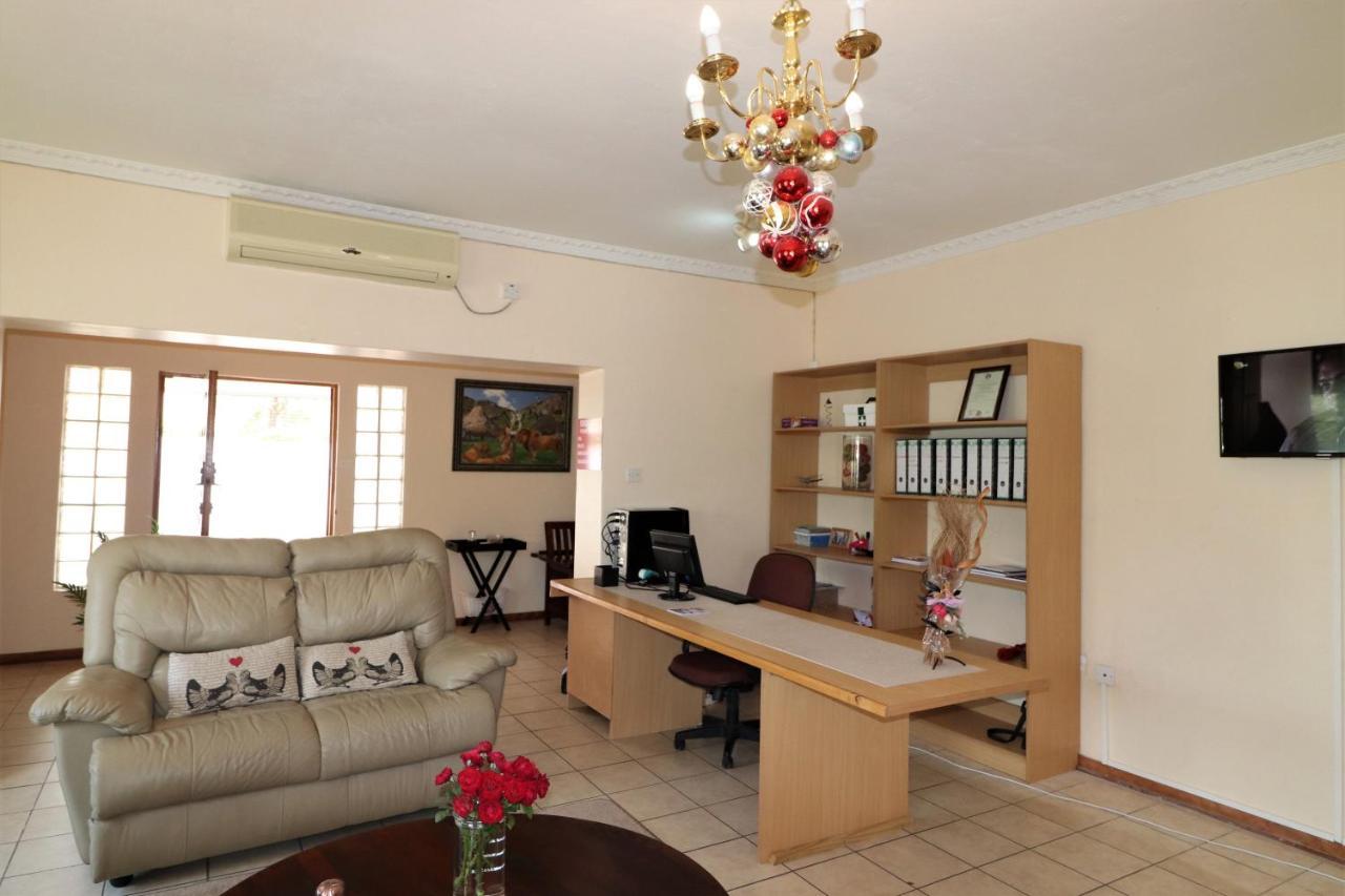 Sentosa Guest House Francistown Exterior photo